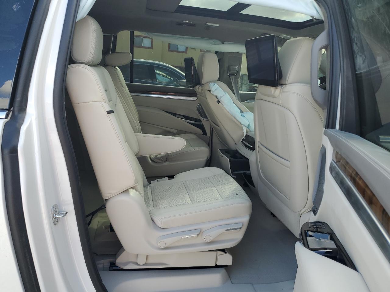 CADILLAC ESCALADE ESV PREMIUM LUXURY PLATINUM