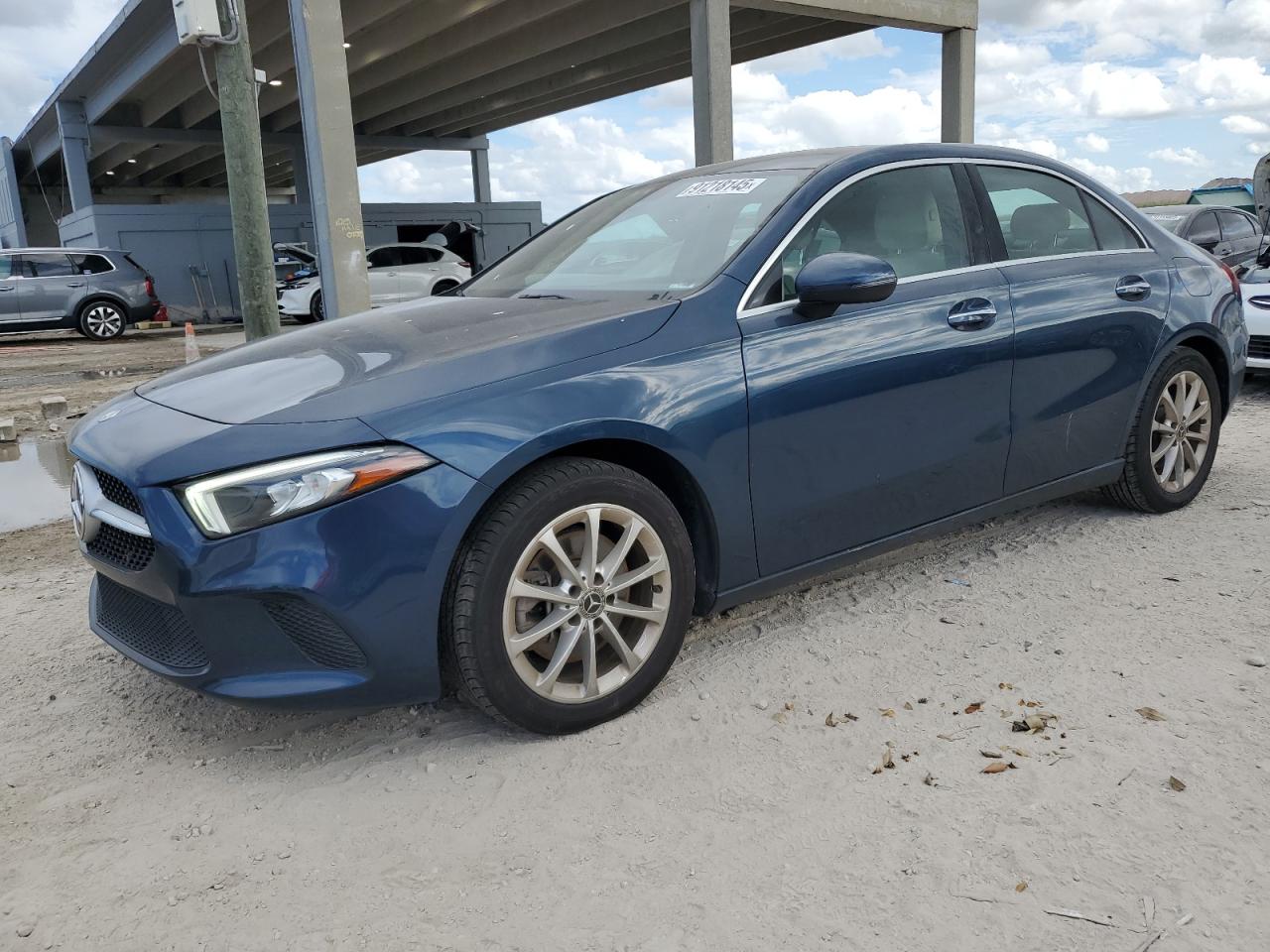 MERCEDES-BENZ A-CLASS 220 4MATIC