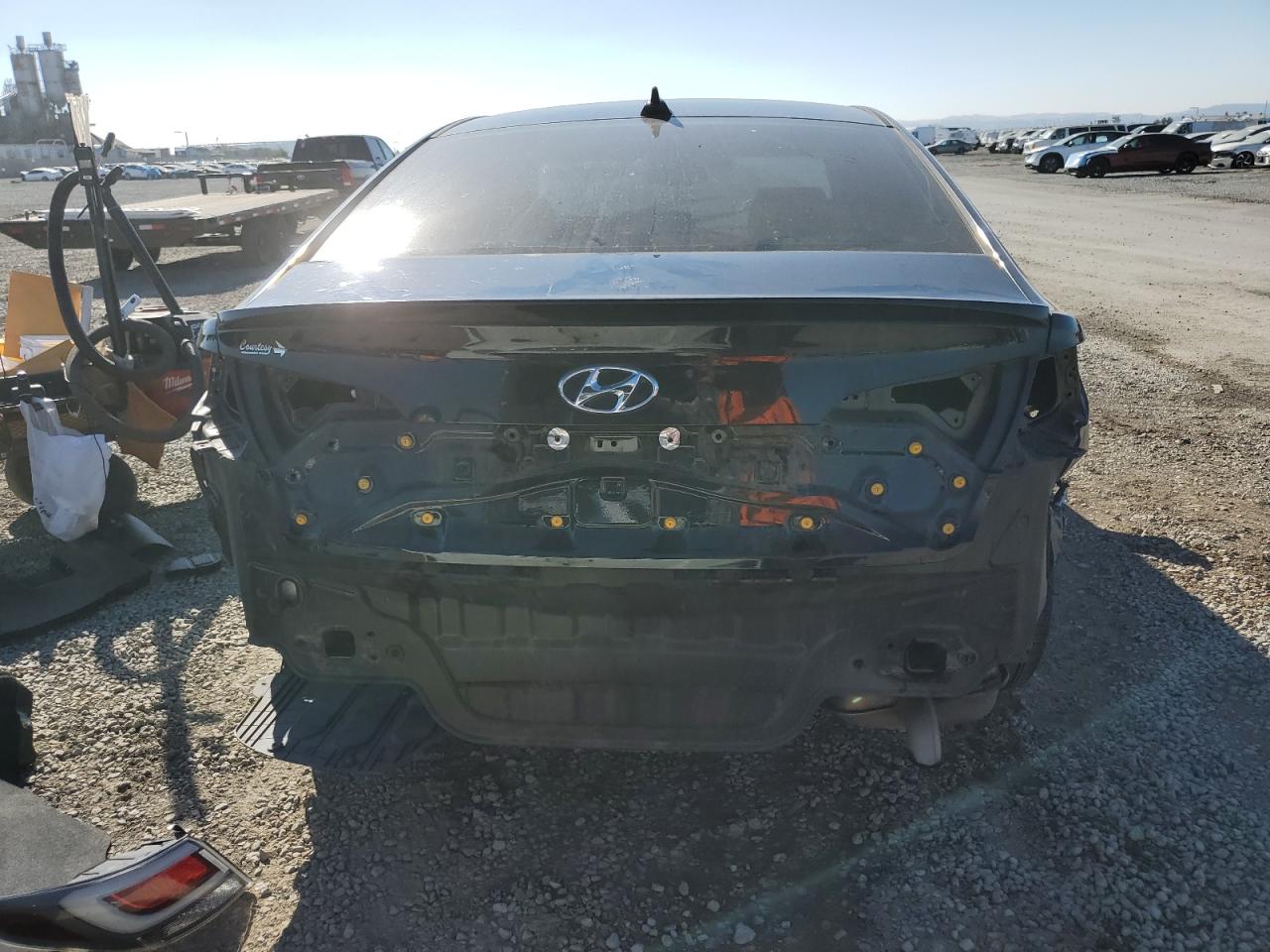 HYUNDAI SONATA HYBRID