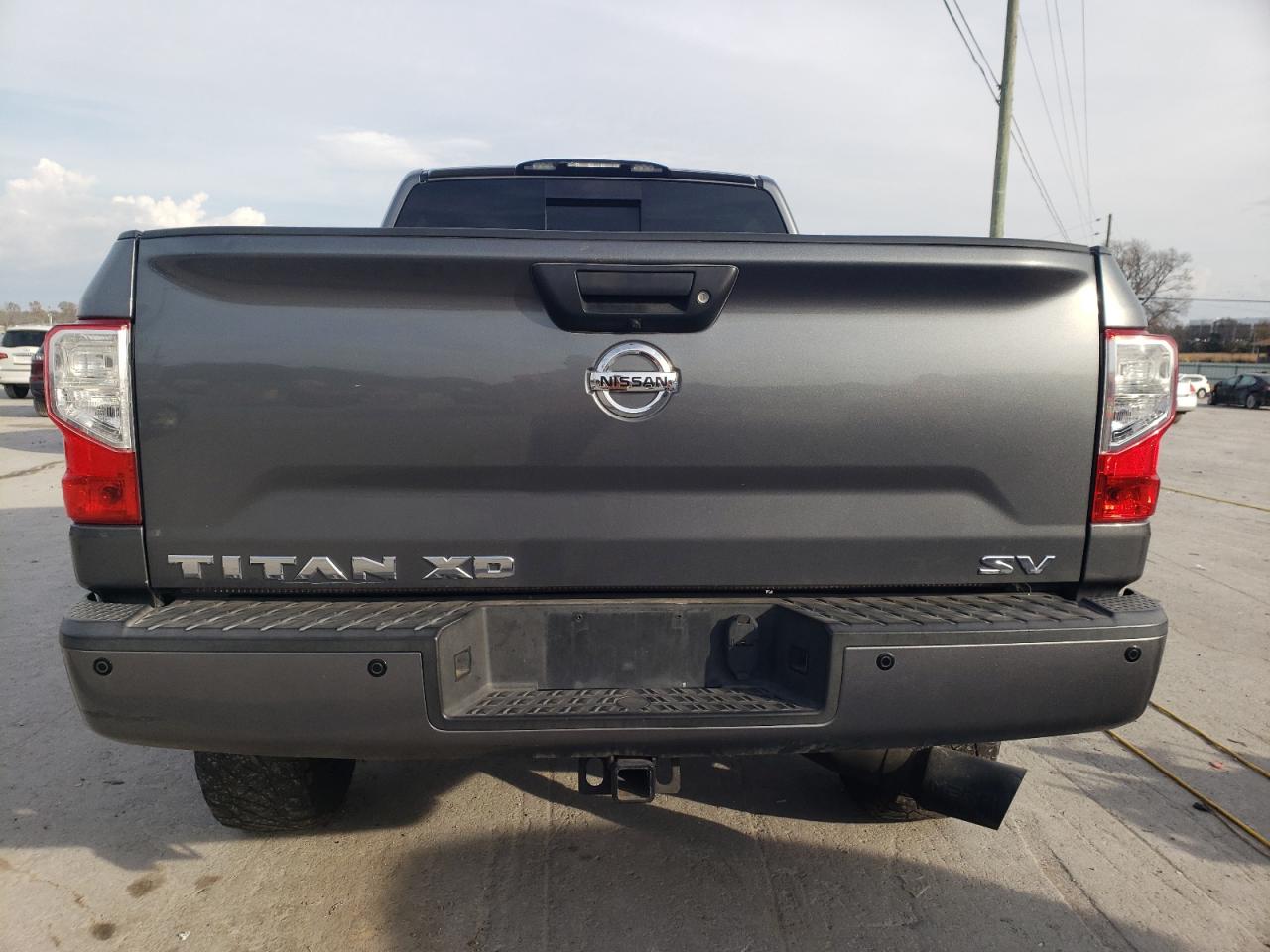 NISSAN TITAN SL