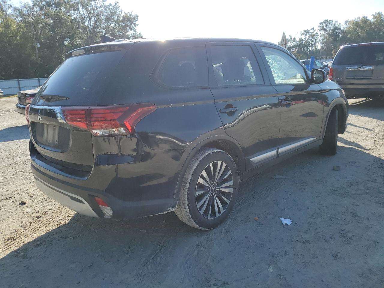 MITSUBISHI OUTLANDER ES