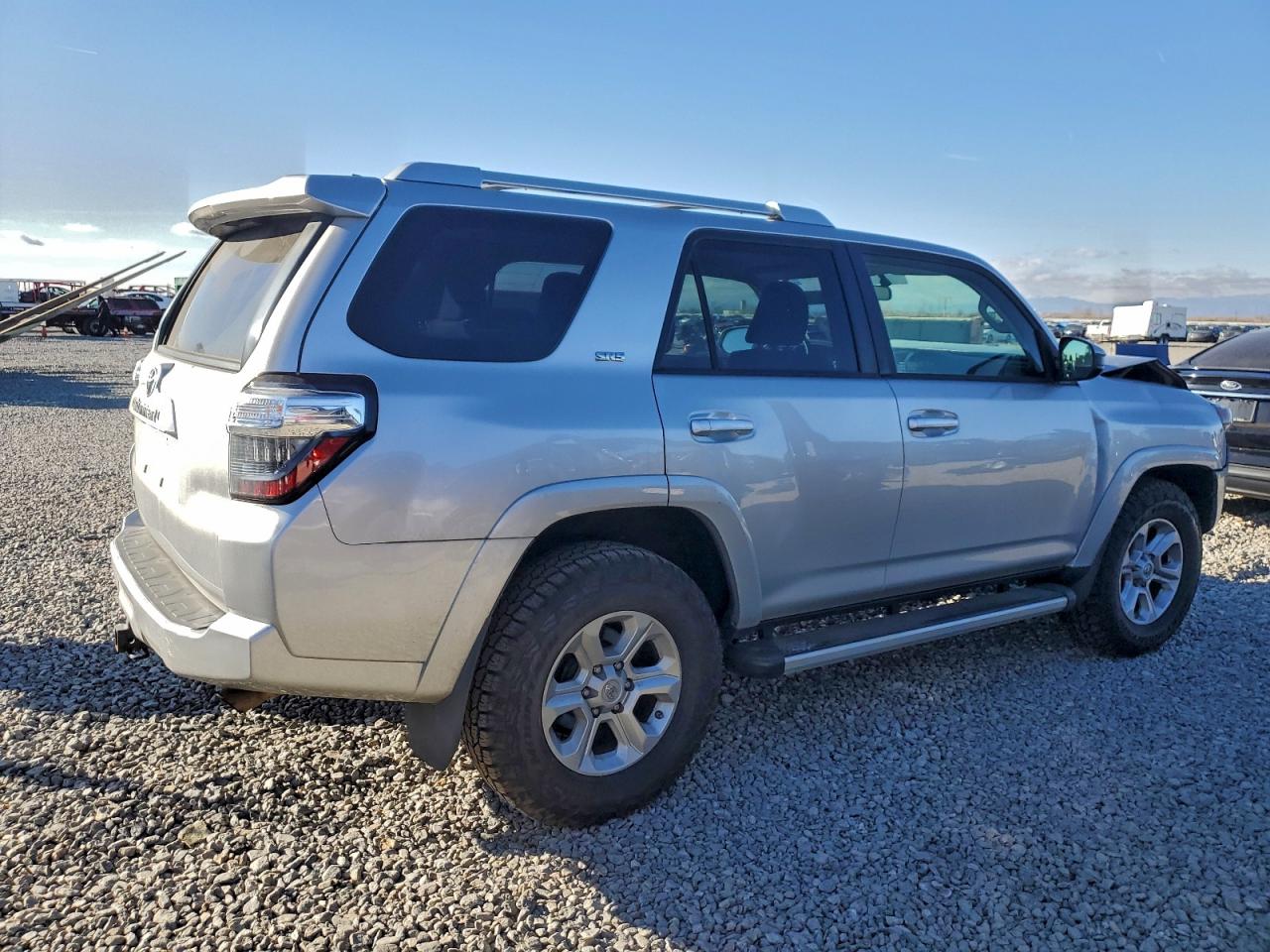 TOYOTA 4RUNNER SR5