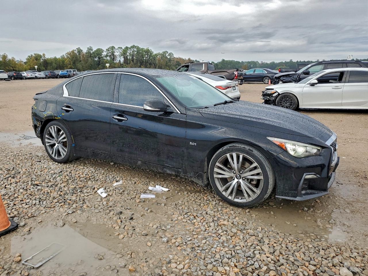 INFINITI Q50 LUXE