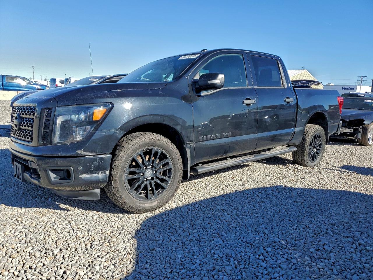 NISSAN TITAN SV