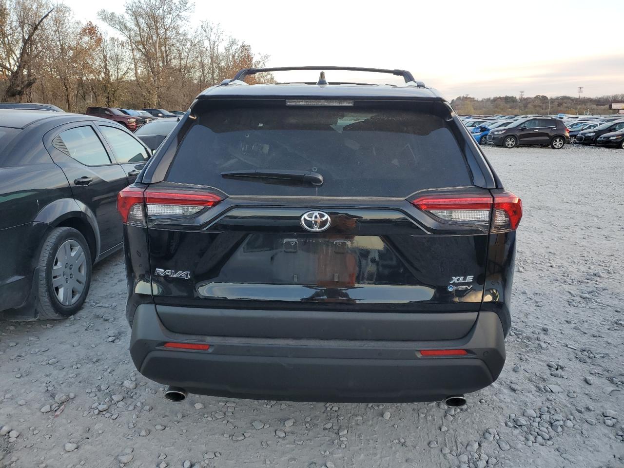 TOYOTA RAV4 XLE PREMIUM
