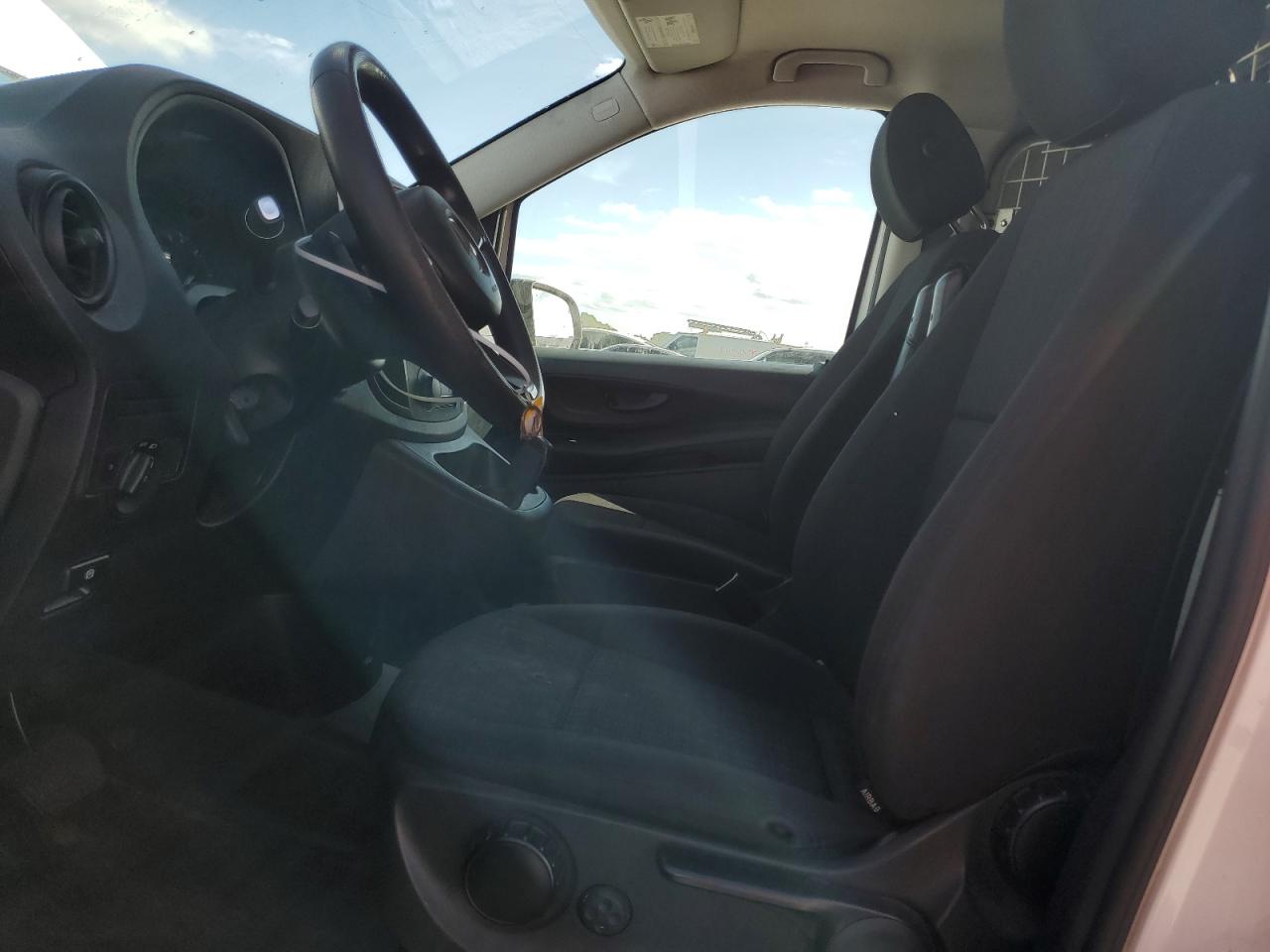 MERCEDES-BENZ METRIS