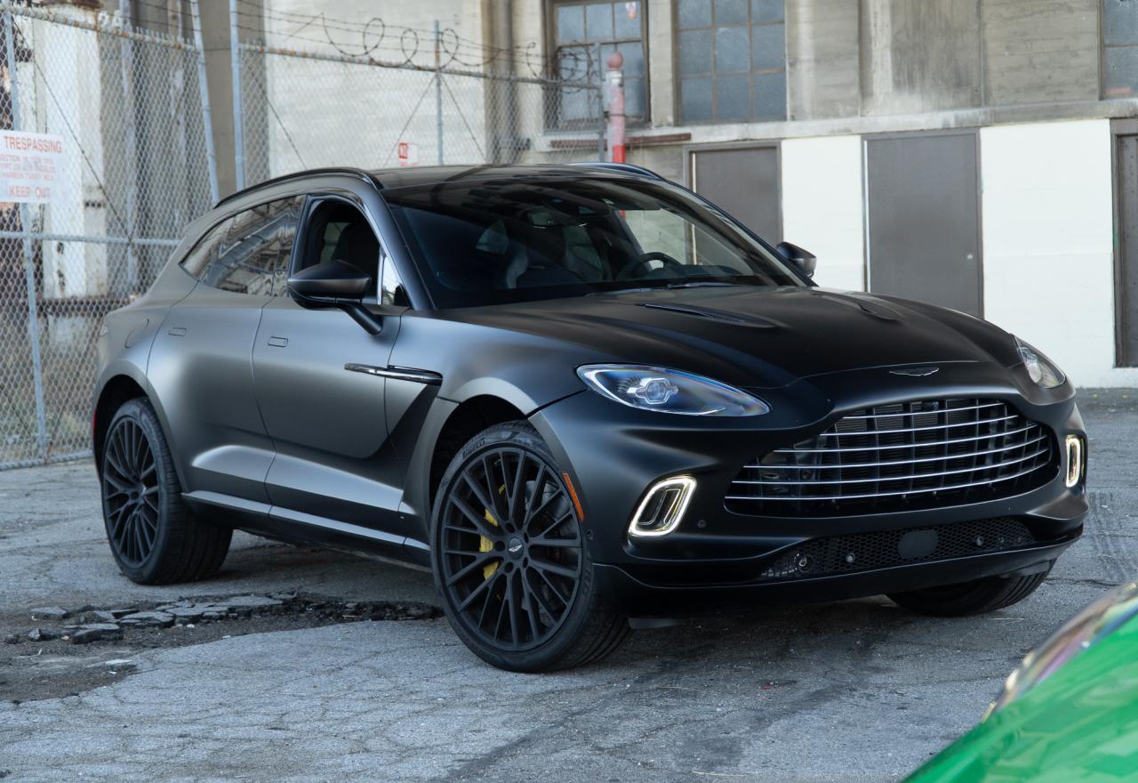 ASTON MARTIN DBX