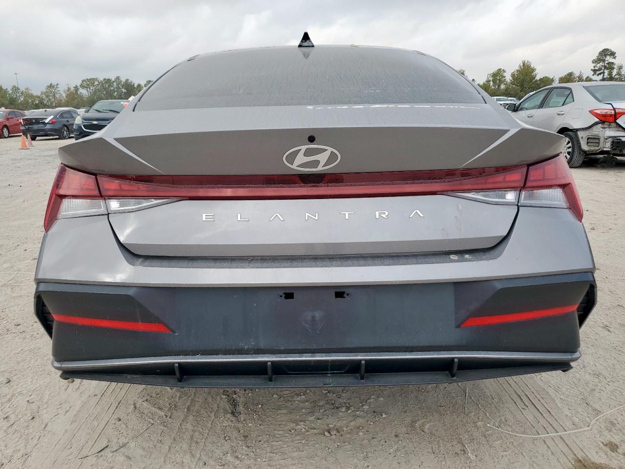 HYUNDAI ELANTRA SEL