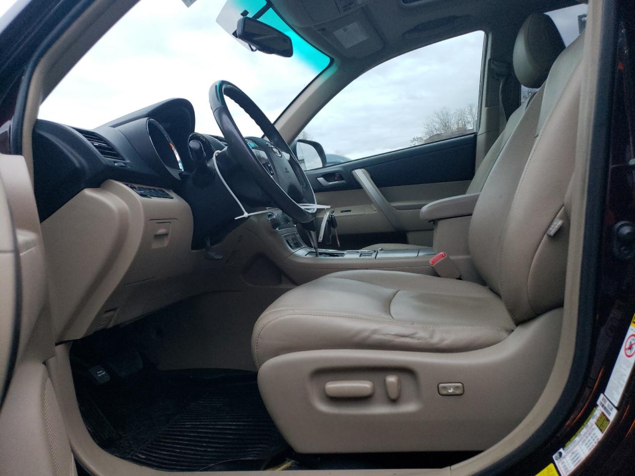 TOYOTA HIGHLANDER BASE