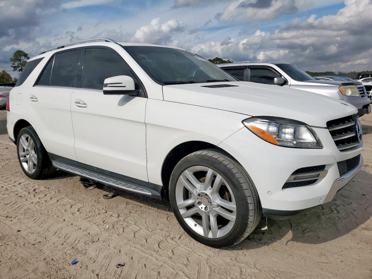 MERCEDES-BENZ M-CLASS 350