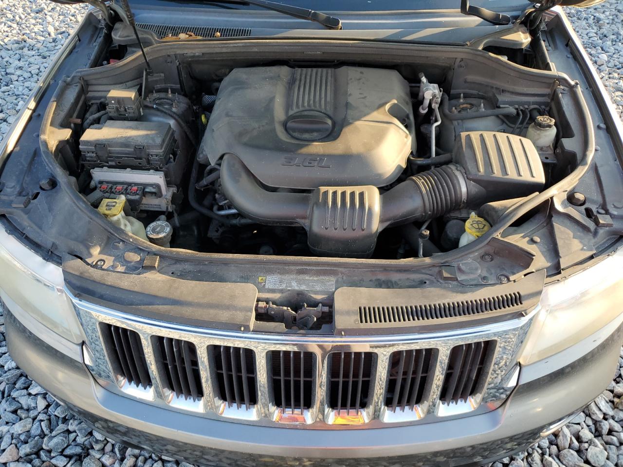 JEEP GRAND CHEROKEE LAREDO