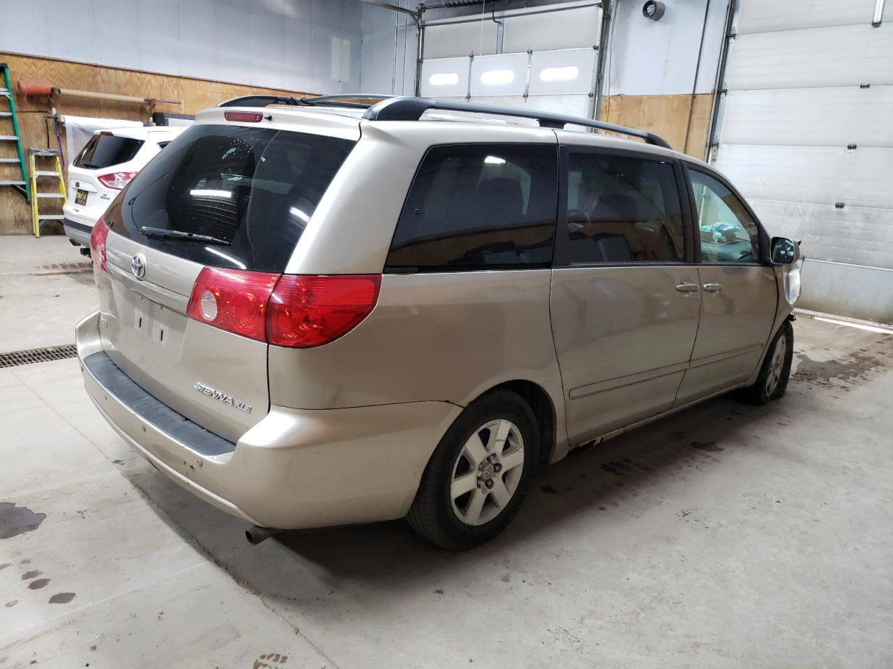 Lot #3287698008 2006 TOYOTA SIENNA XLE