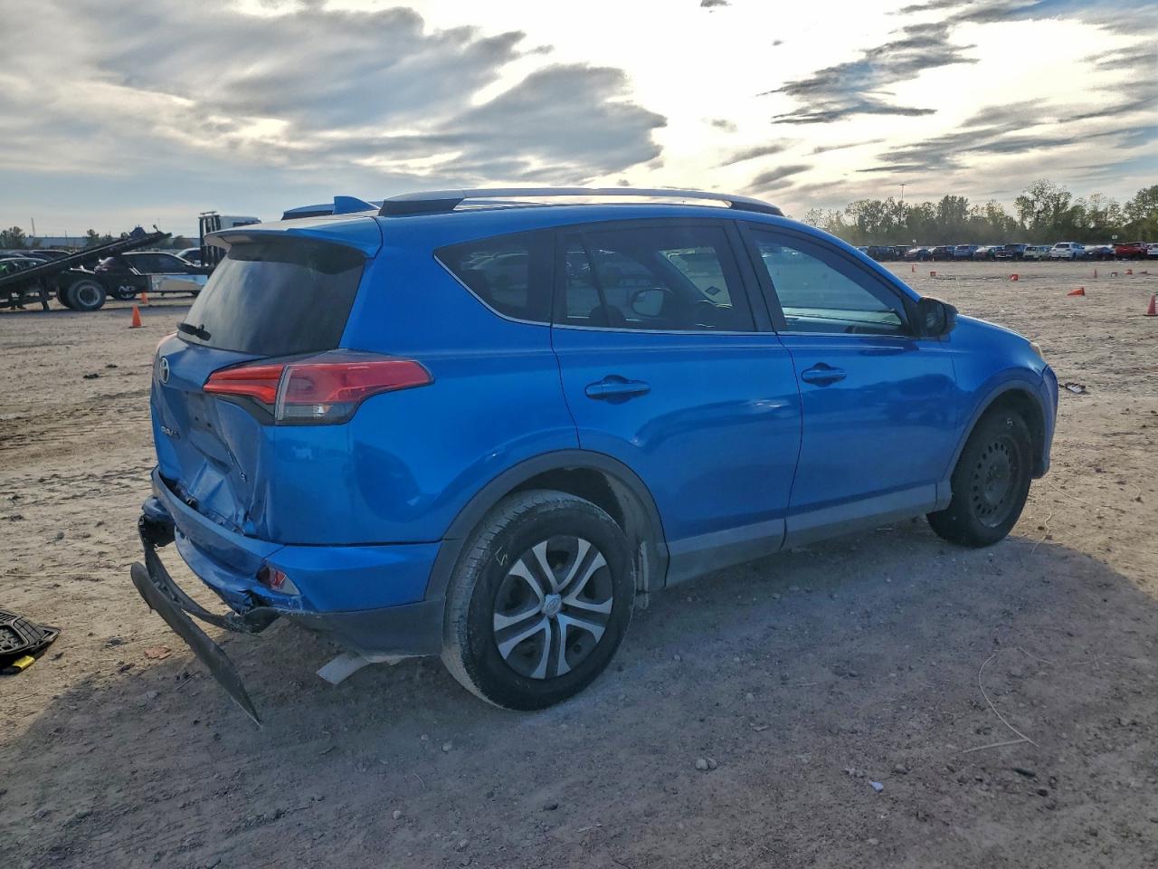 TOYOTA RAV4 LE