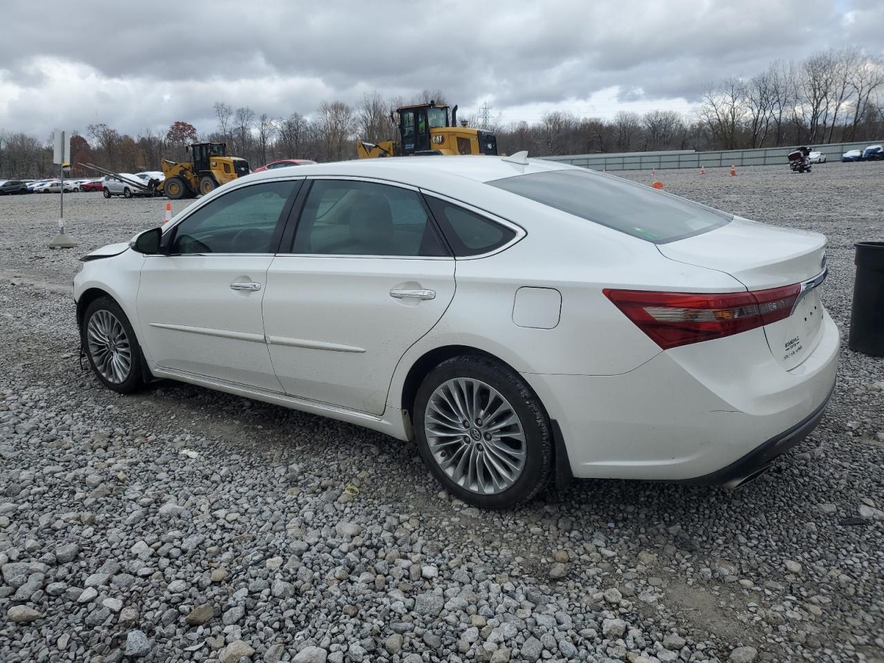 TOYOTA AVALON XLE