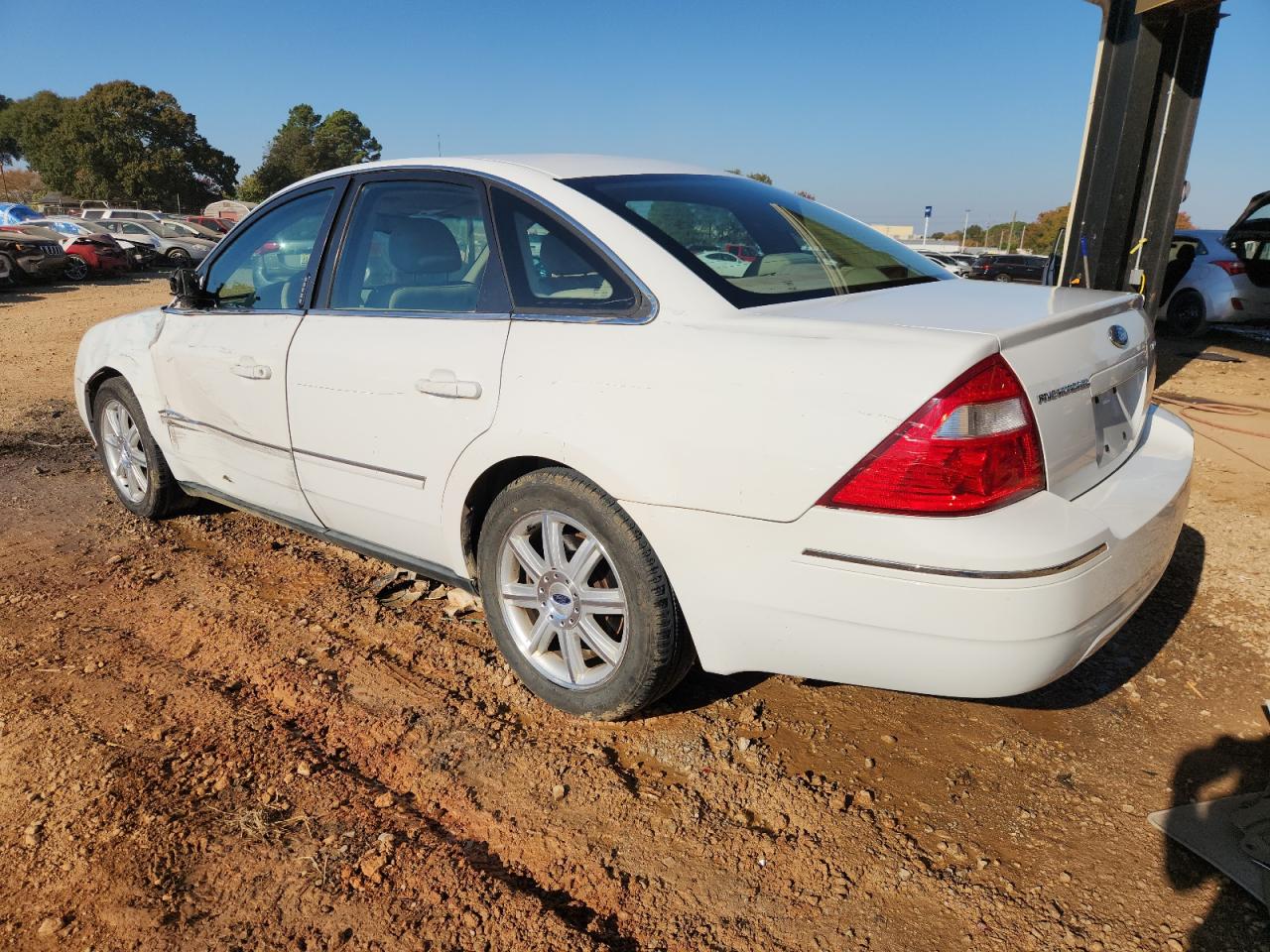 Lot #3283976850 2005 FORD FIVE HUNDR