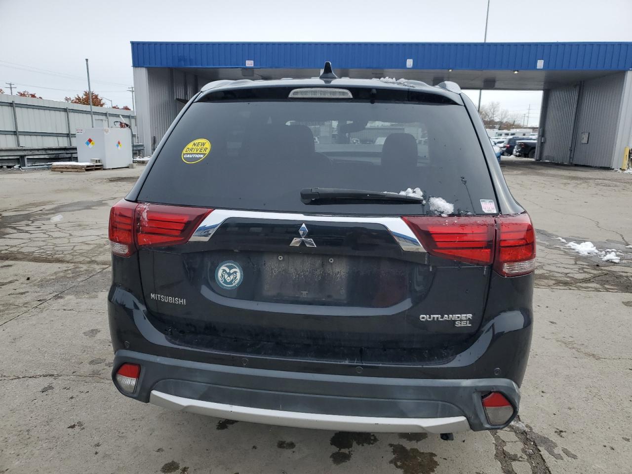 MITSUBISHI OUTLANDER SE