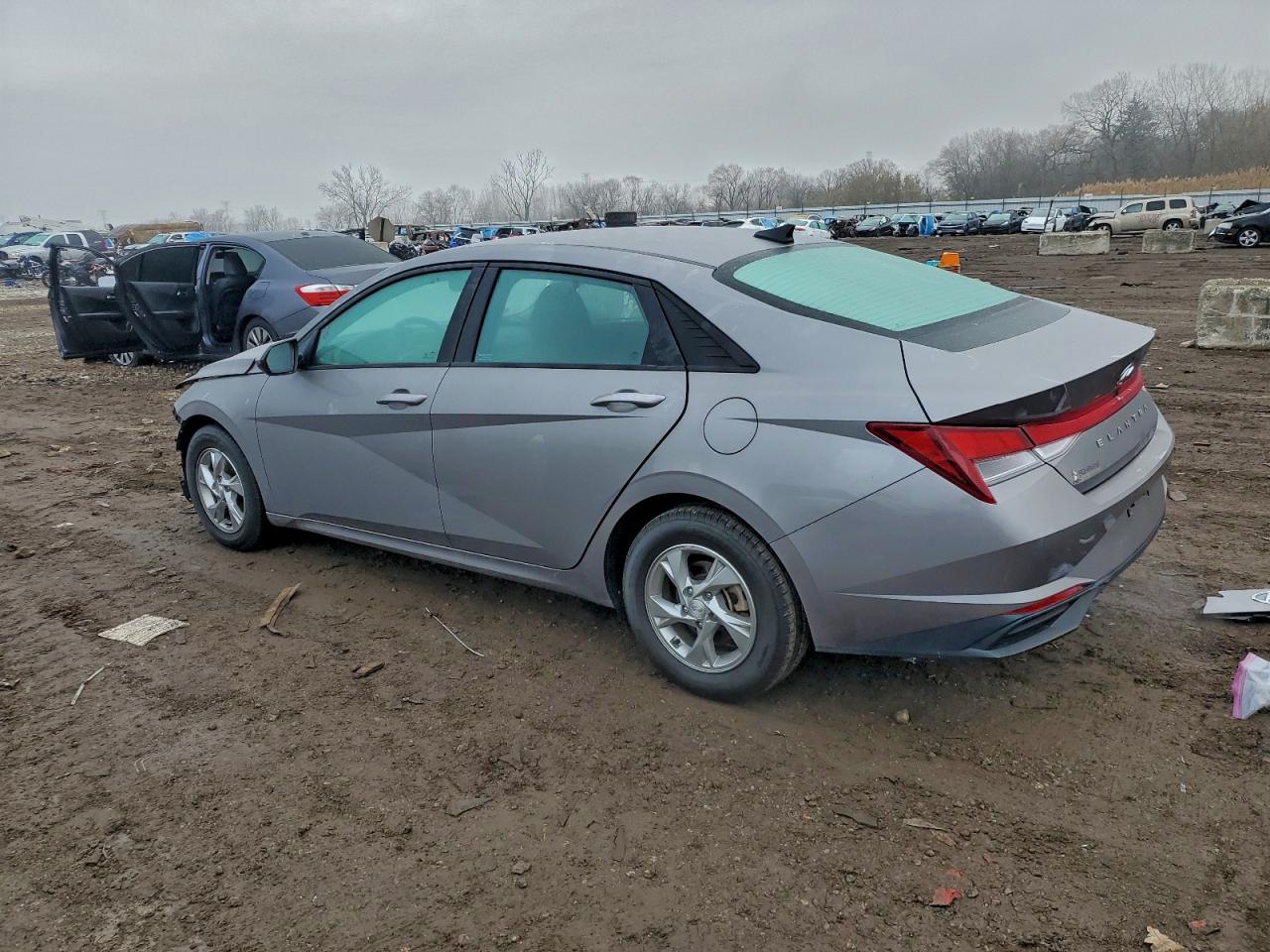 HYUNDAI ELANTRA SE