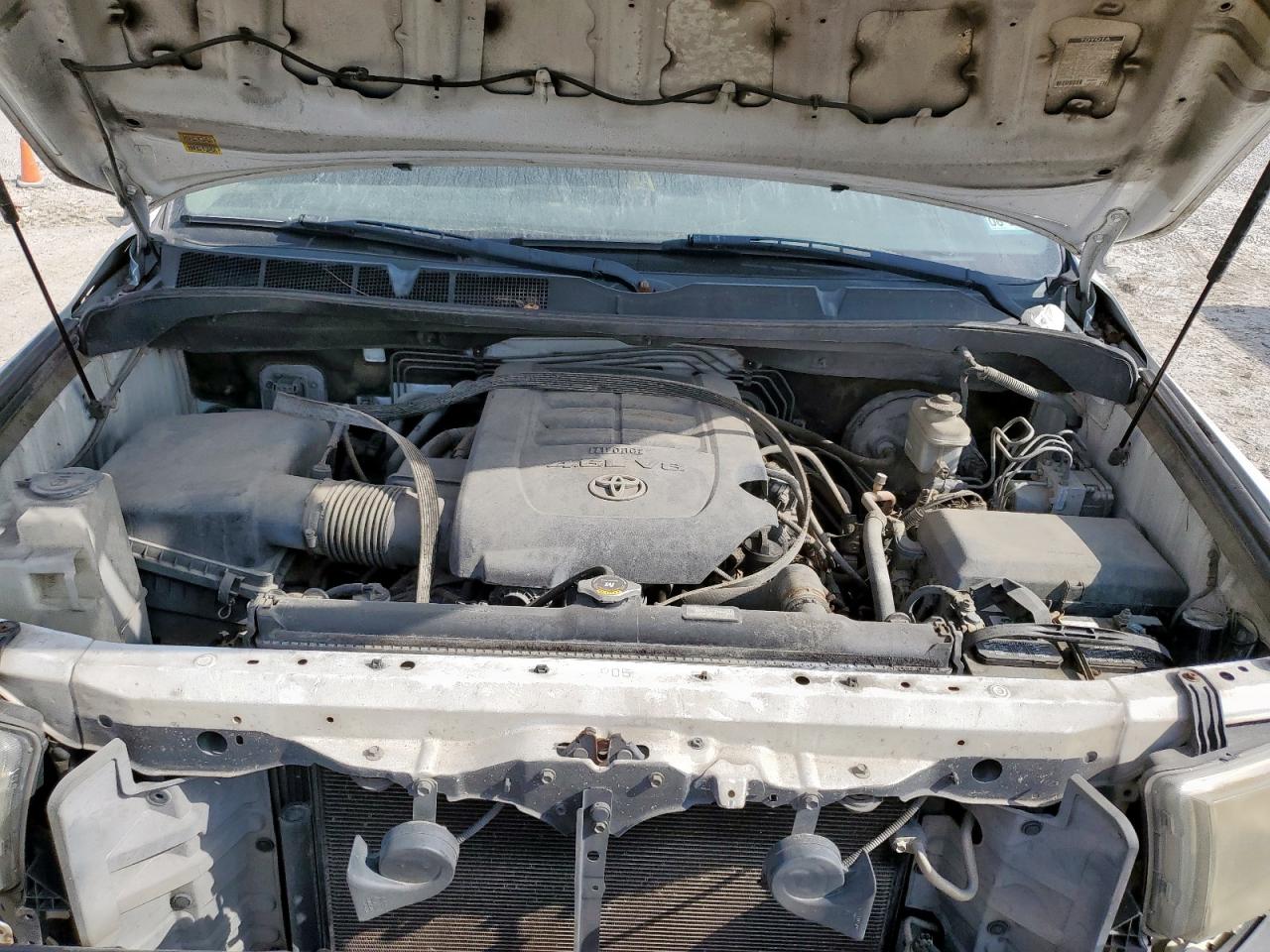 TOYOTA TUNDRA DOUBLE CAB SR5