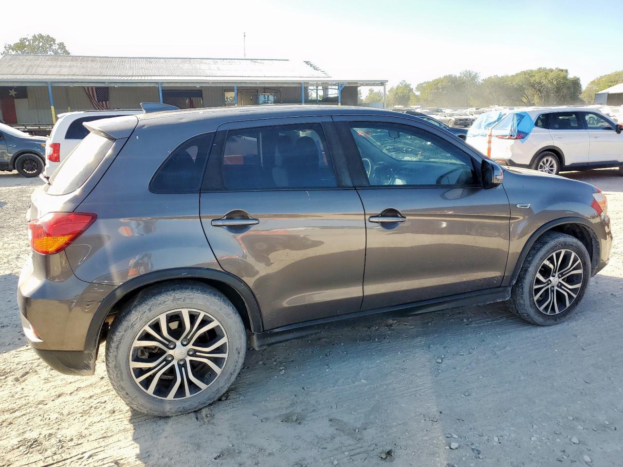 MITSUBISHI OUTLANDER ES