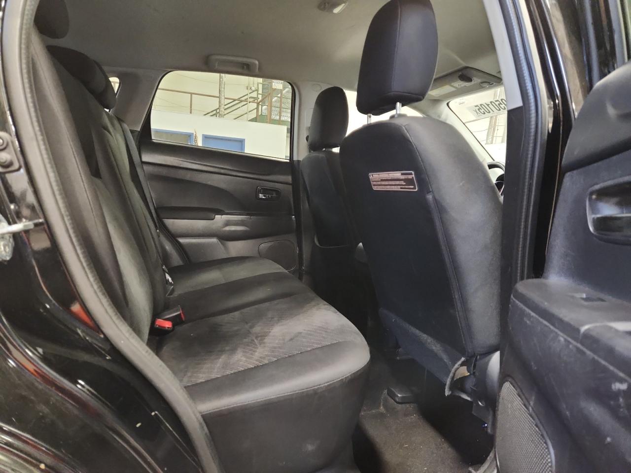 MITSUBISHI OUTLANDER SE