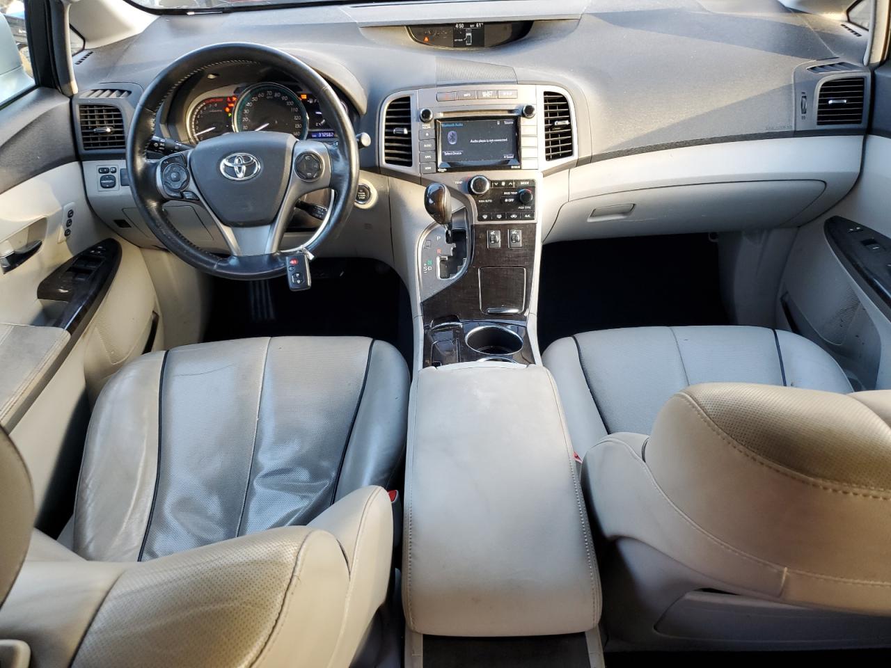 TOYOTA VENZA LE