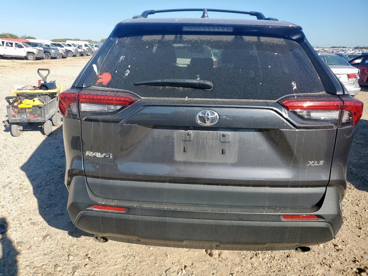 TOYOTA RAV4 XLE PREMIUM