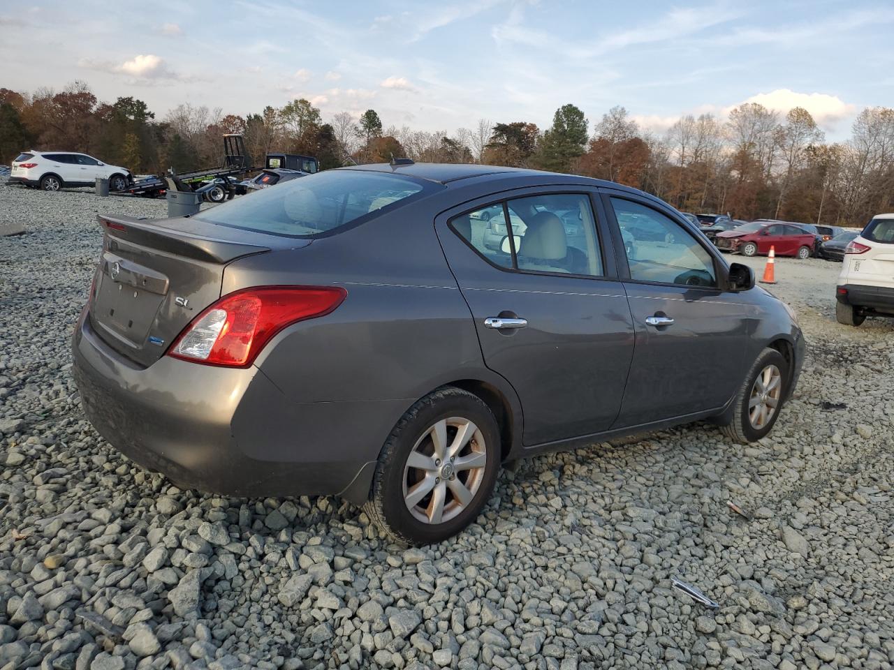 NISSAN VERSA S
