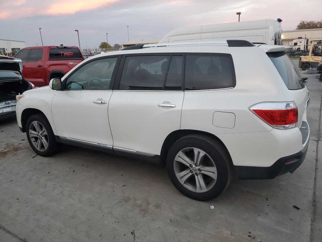 TOYOTA HIGHLANDER LIMITED