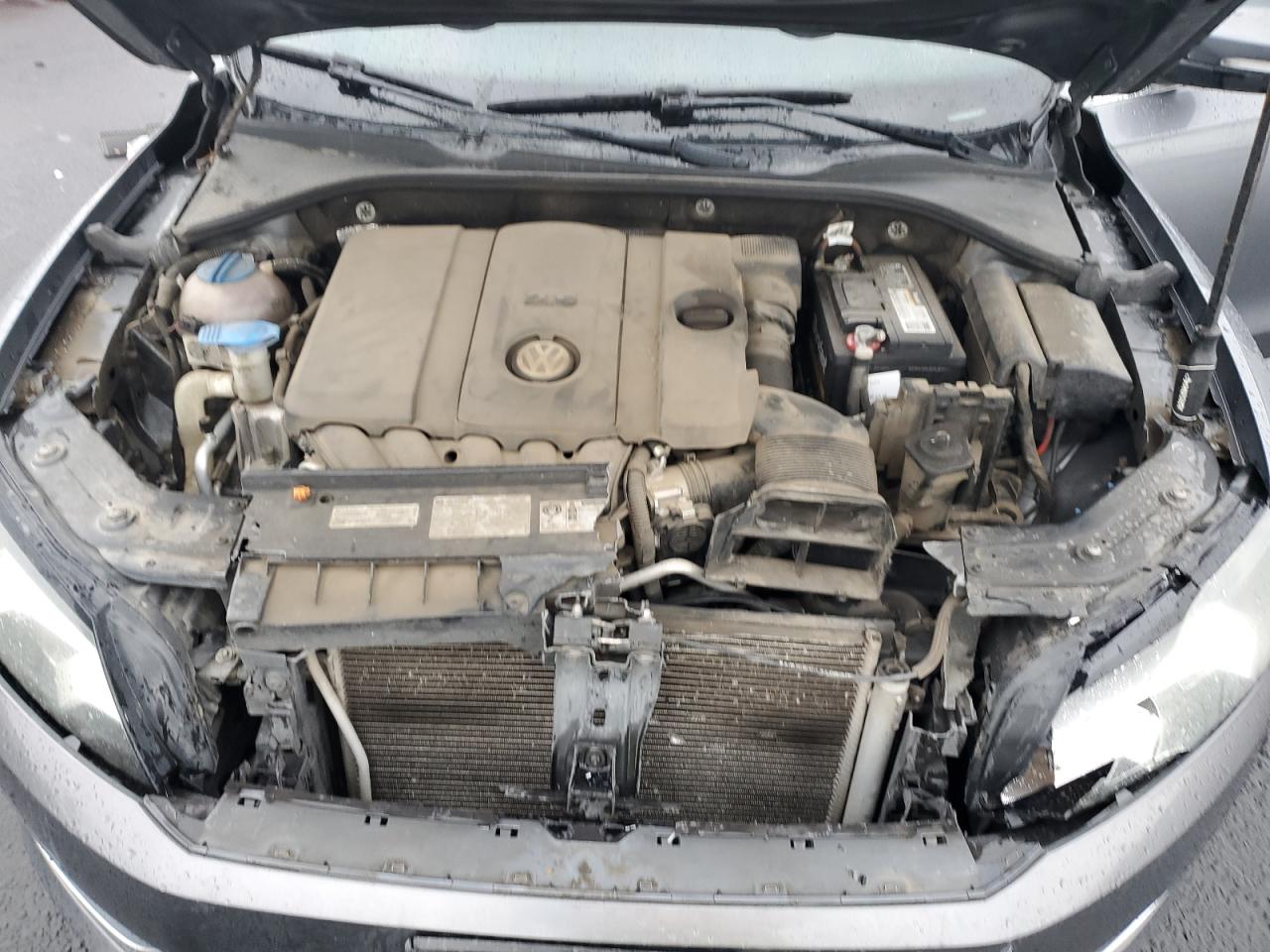 VOLKSWAGEN PASSAT SE