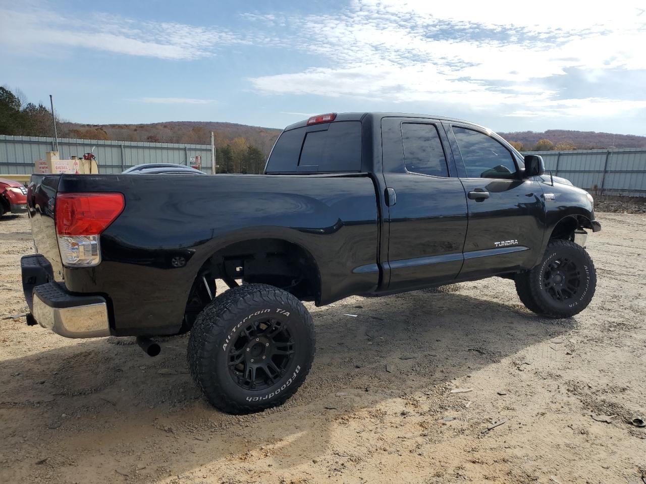 TOYOTA TUNDRA DOUBLE CAB SR5