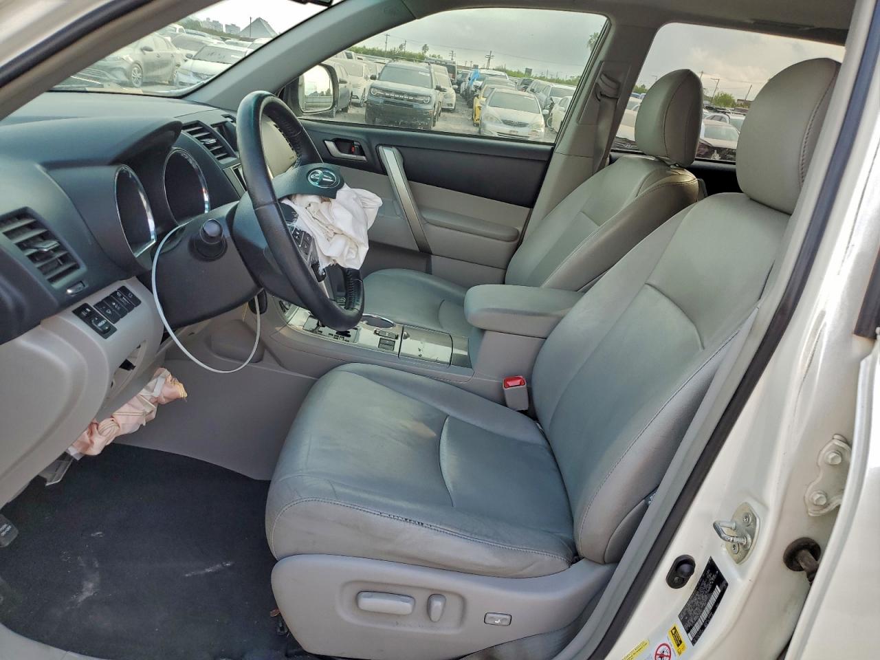 TOYOTA HIGHLANDER BASE