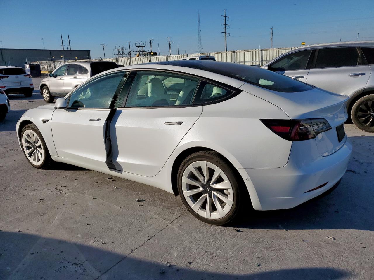 TESLA MODEL 3