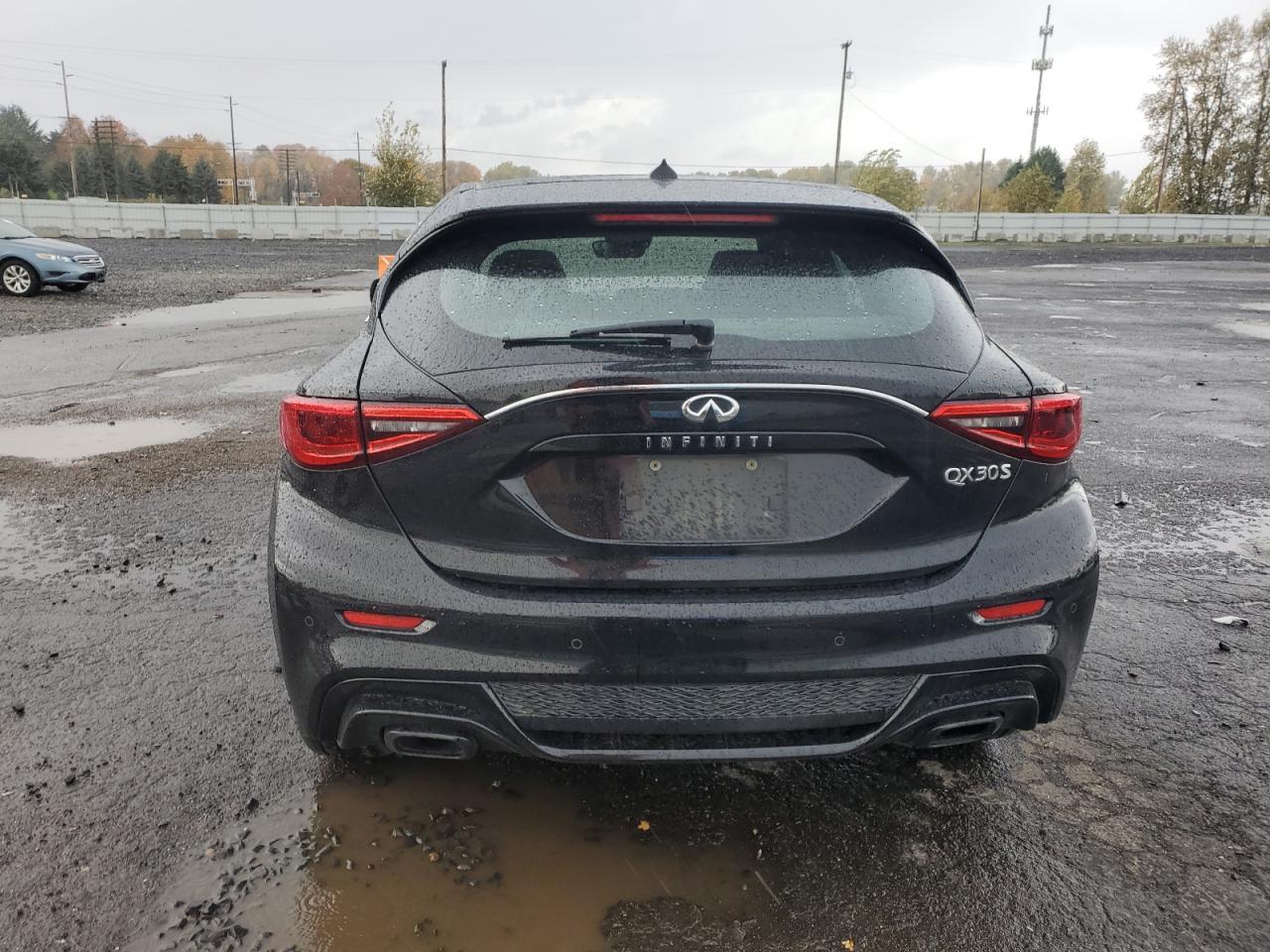 INFINITI QX30 BASE