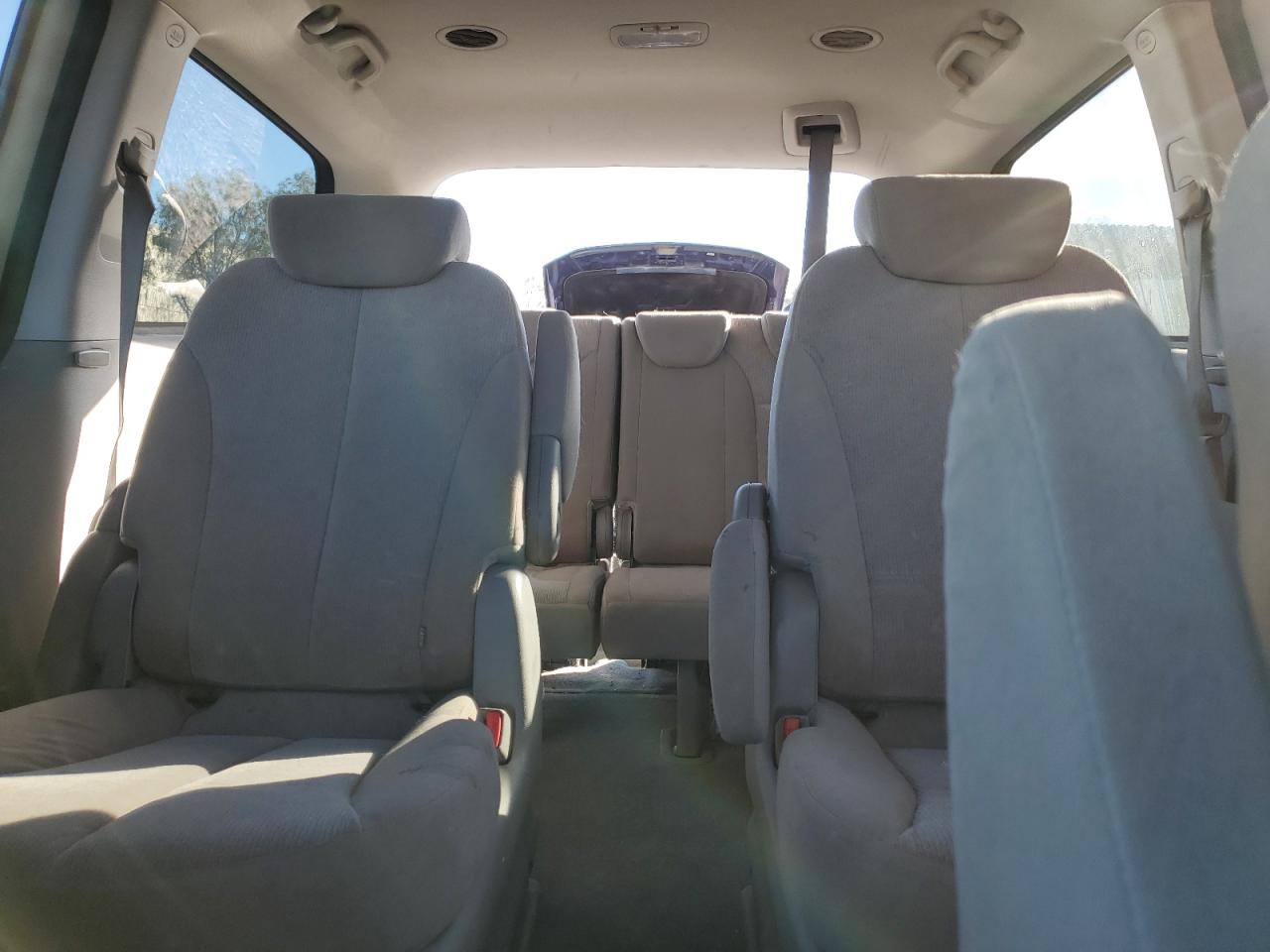 Lot #3296426651 2010 KIA SEDONA LX