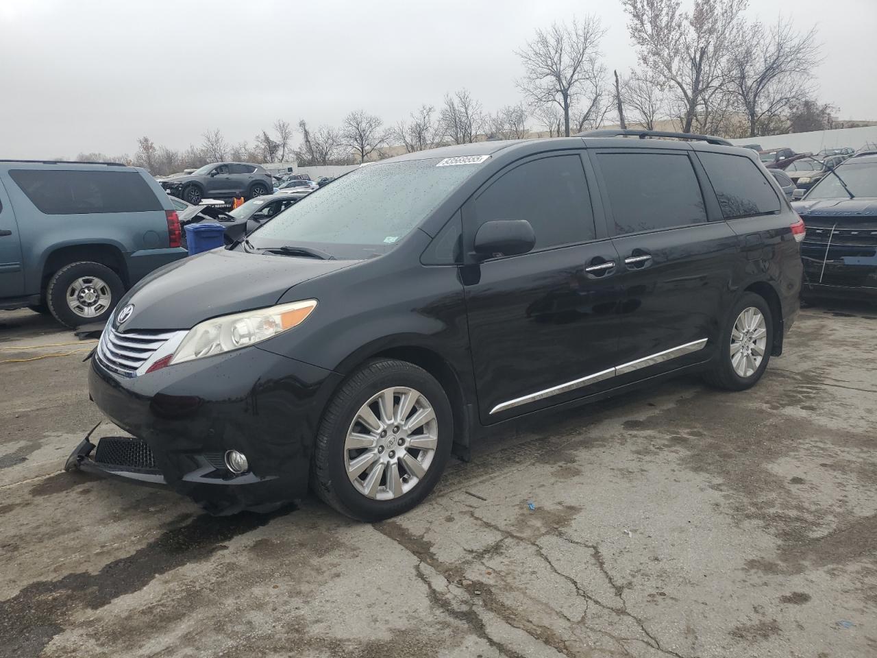 TOYOTA SIENNA XLE