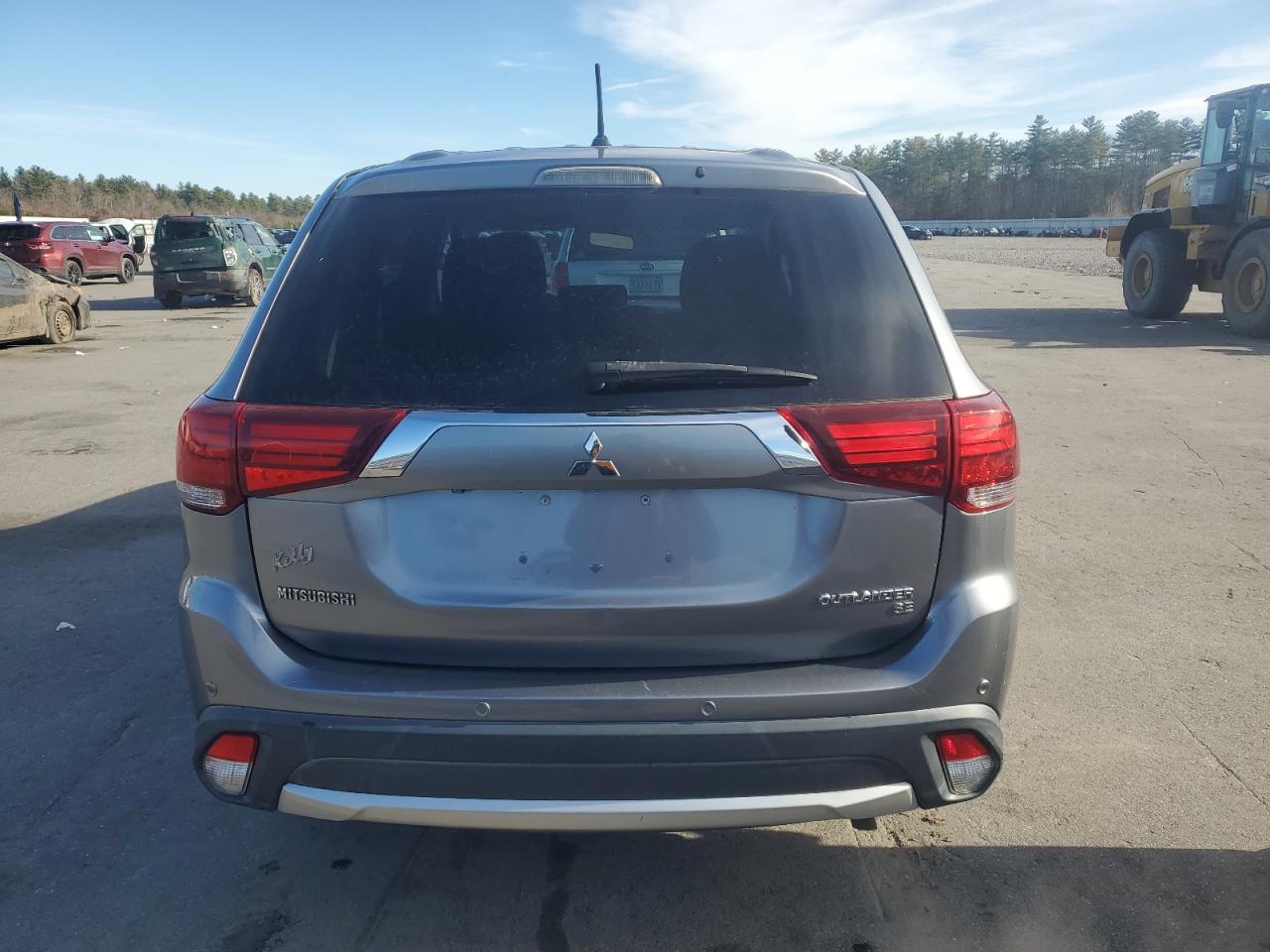 MITSUBISHI OUTLANDER SE