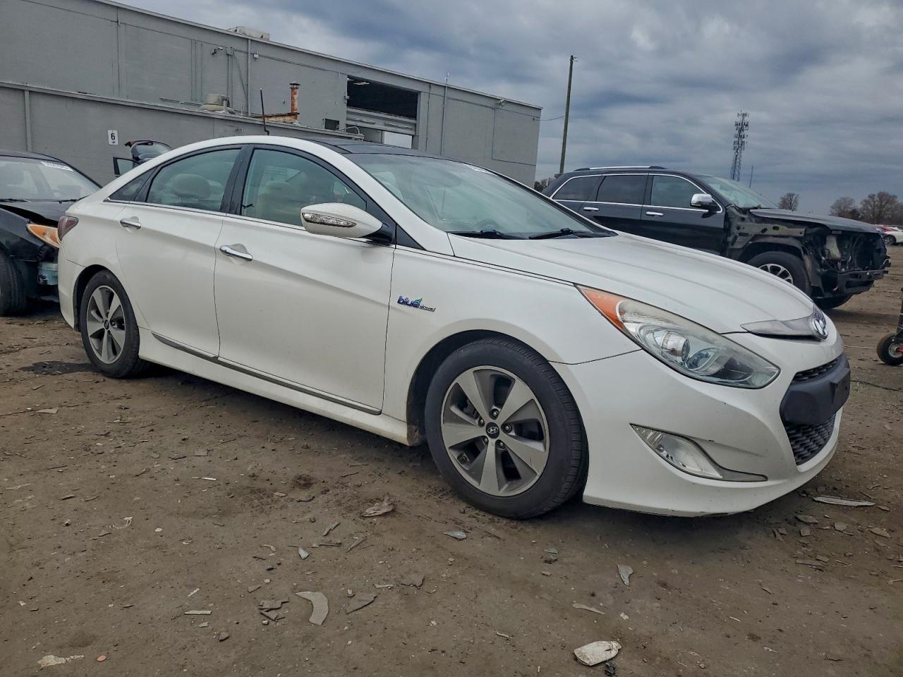 HYUNDAI SONATA HYBRID