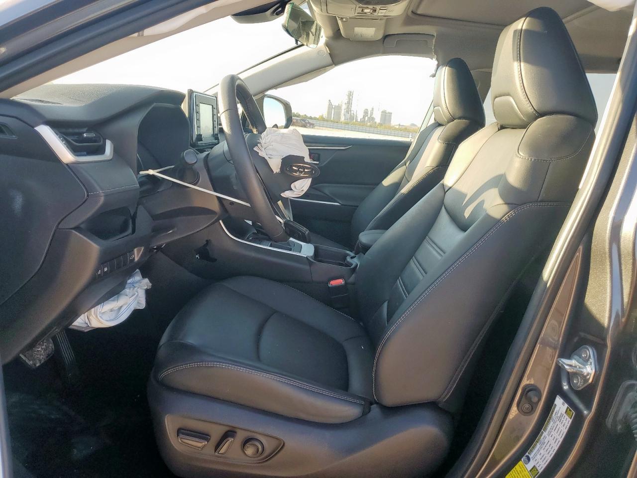 Lot #3318068370 2021 TOYOTA RAV4 XLE P