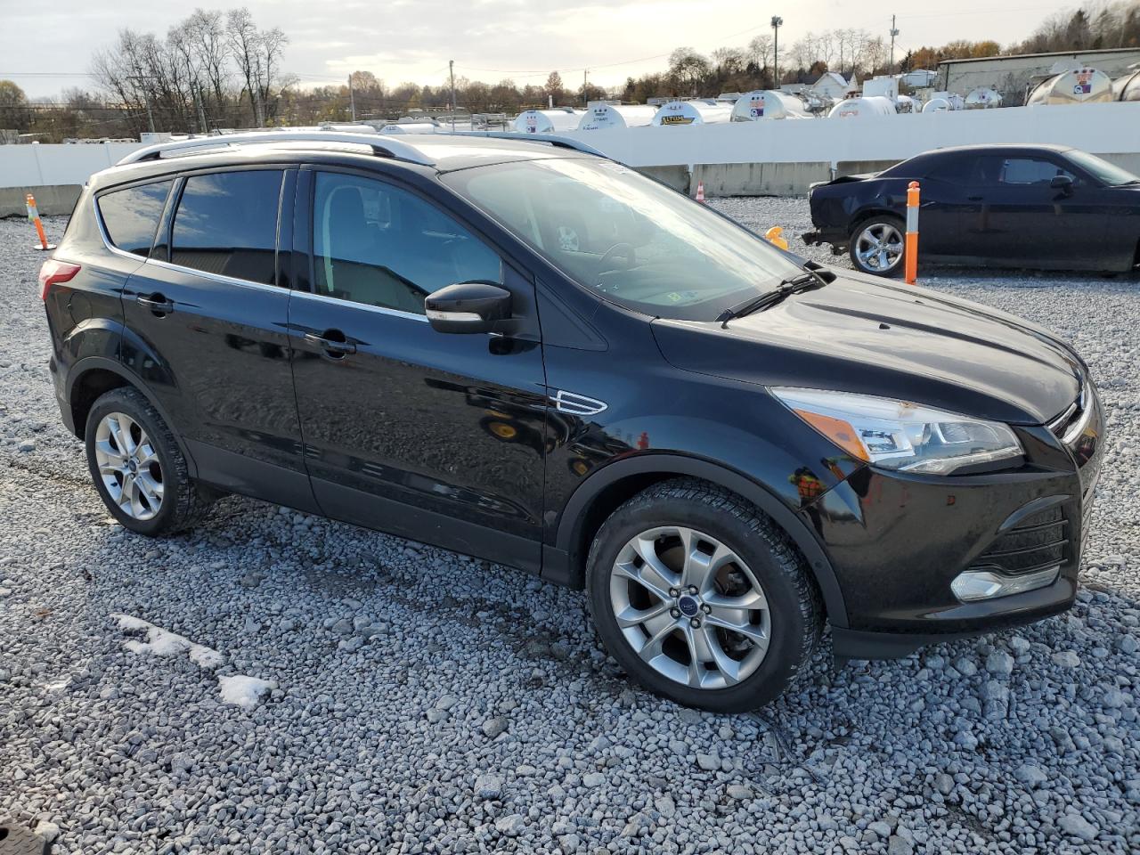 FORD ESCAPE TITANIUM