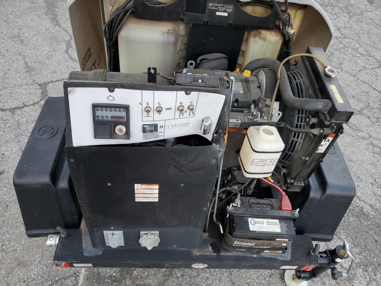 Lot #3293284434 2022 WACK LIGHT