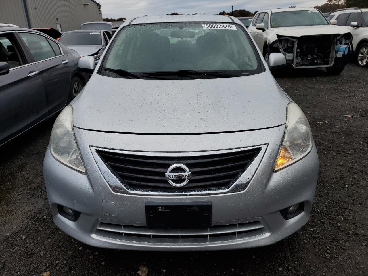 NISSAN VERSA S