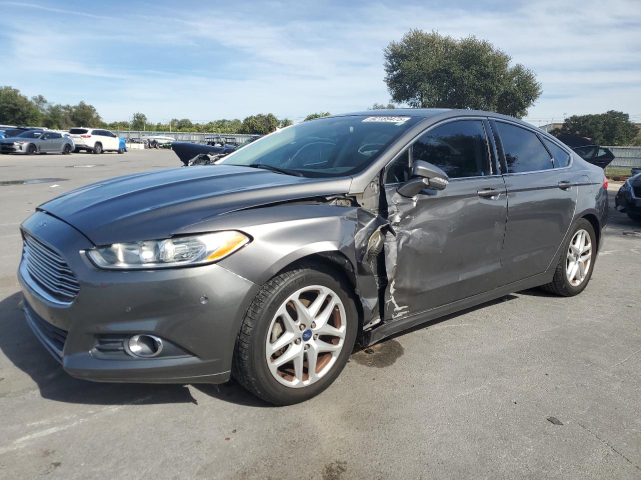 FORD FUSION SE