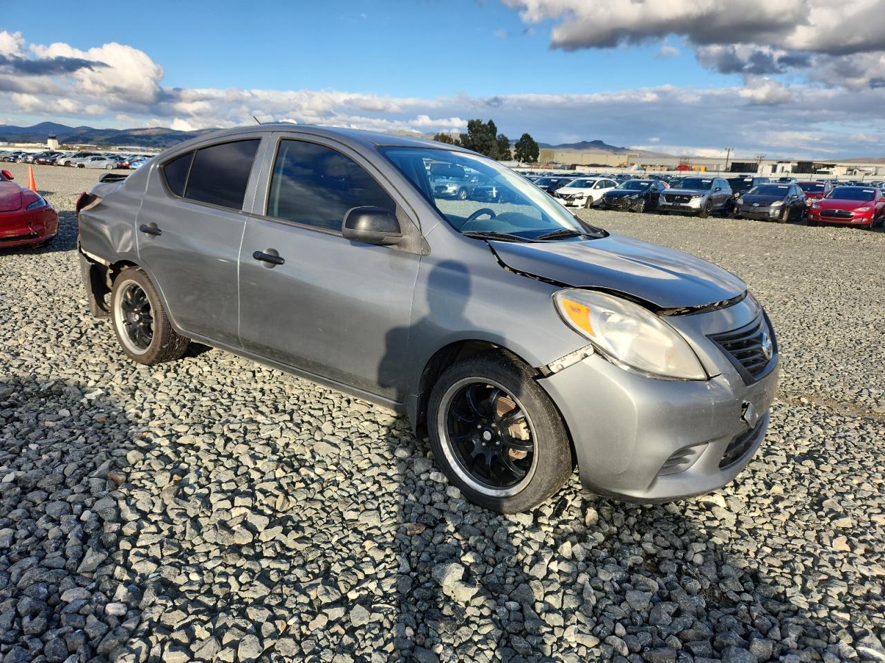 NISSAN VERSA S