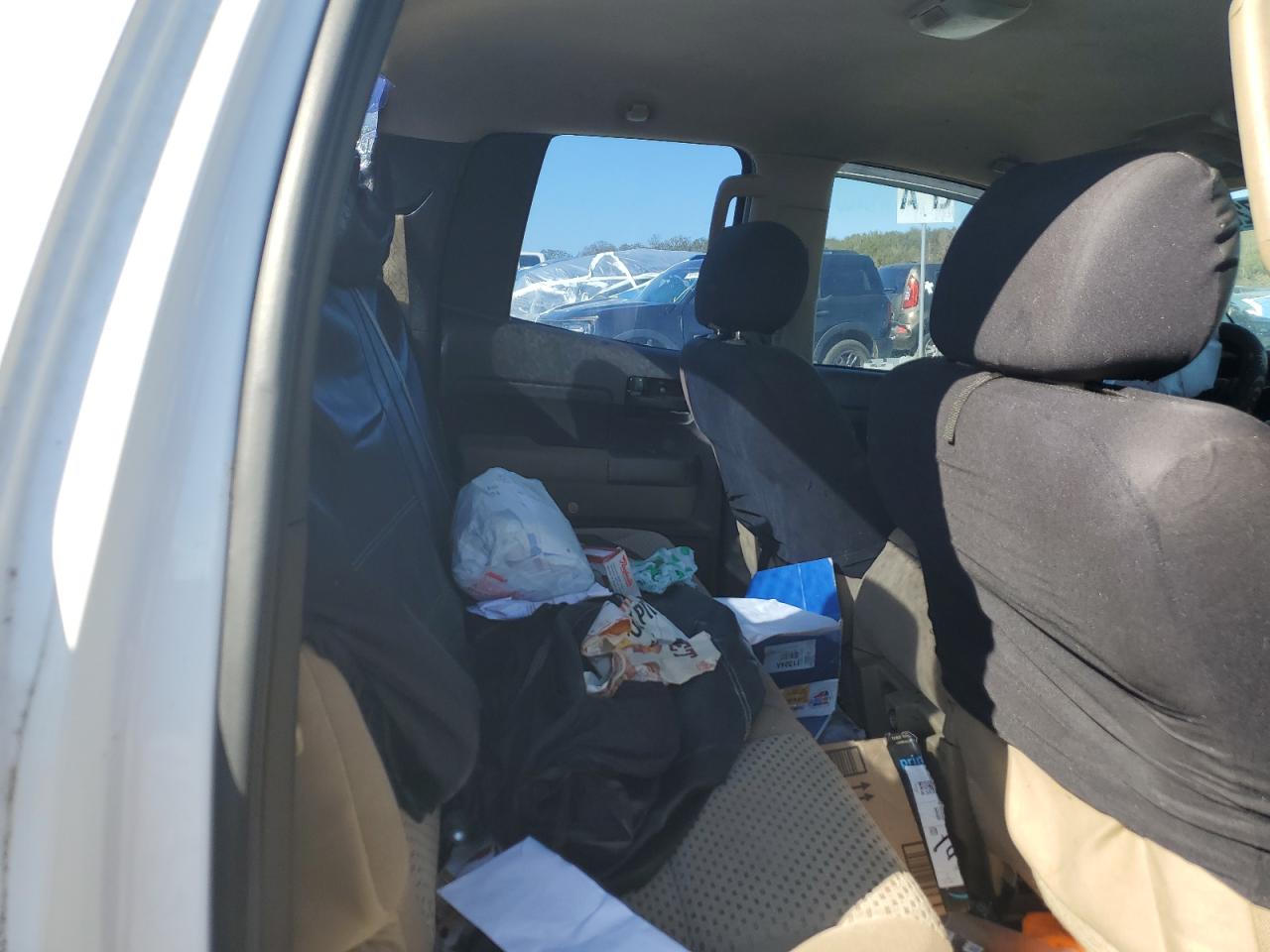 TOYOTA TUNDRA DOUBLE CAB SR5