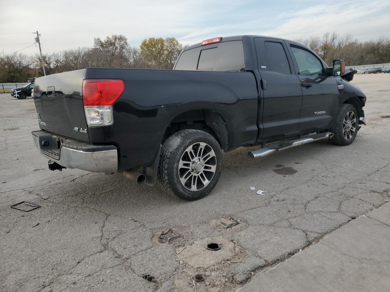 TOYOTA TUNDRA DOUBLE CAB SR5