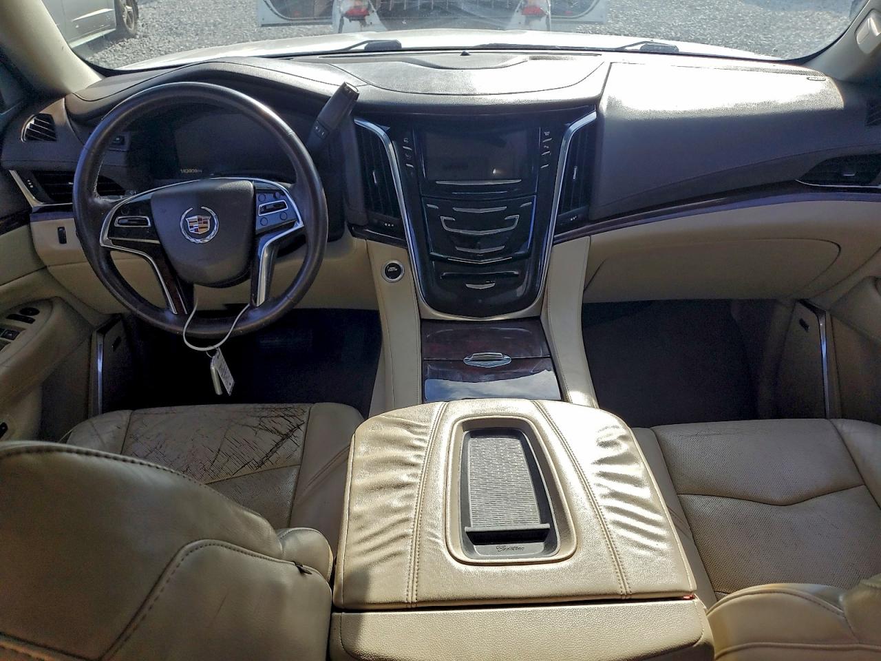 CADILLAC ESCALADE LUXURY