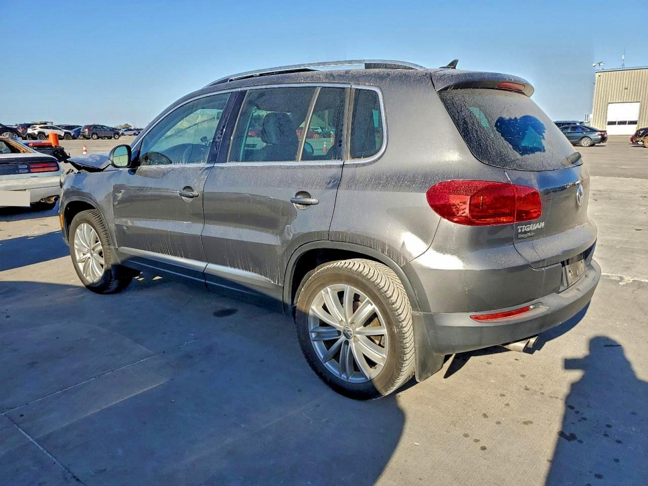 VOLKSWAGEN TIGUAN S