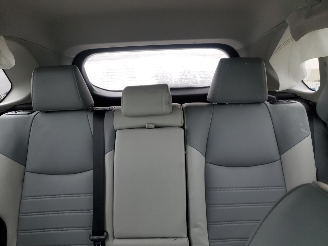 TOYOTA RAV4 XLE PREMIUM