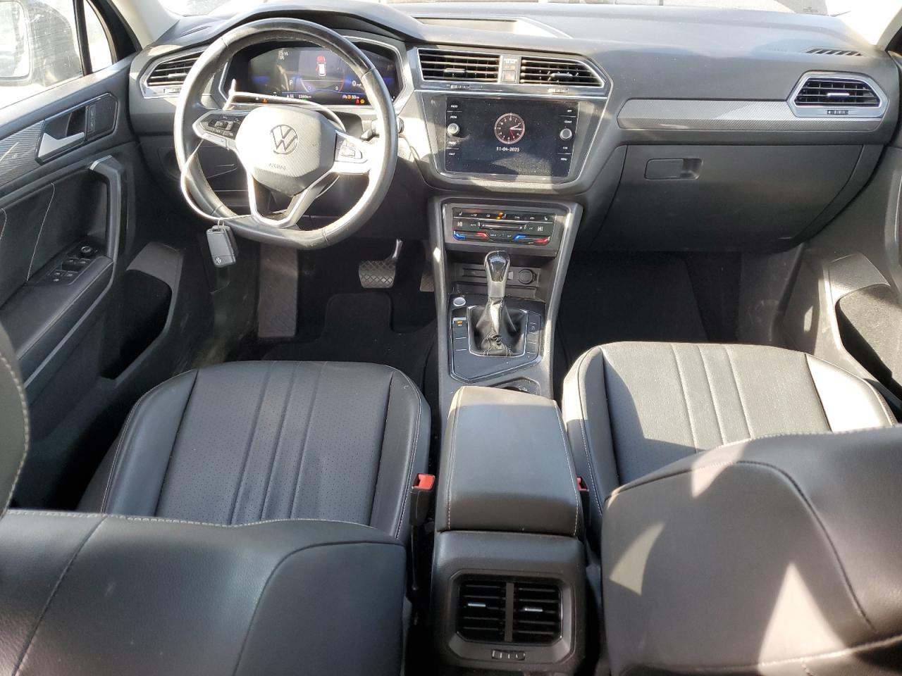 VOLKSWAGEN TIGUAN SE