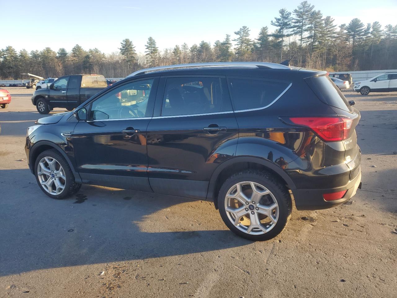 FORD ESCAPE TITANIUM